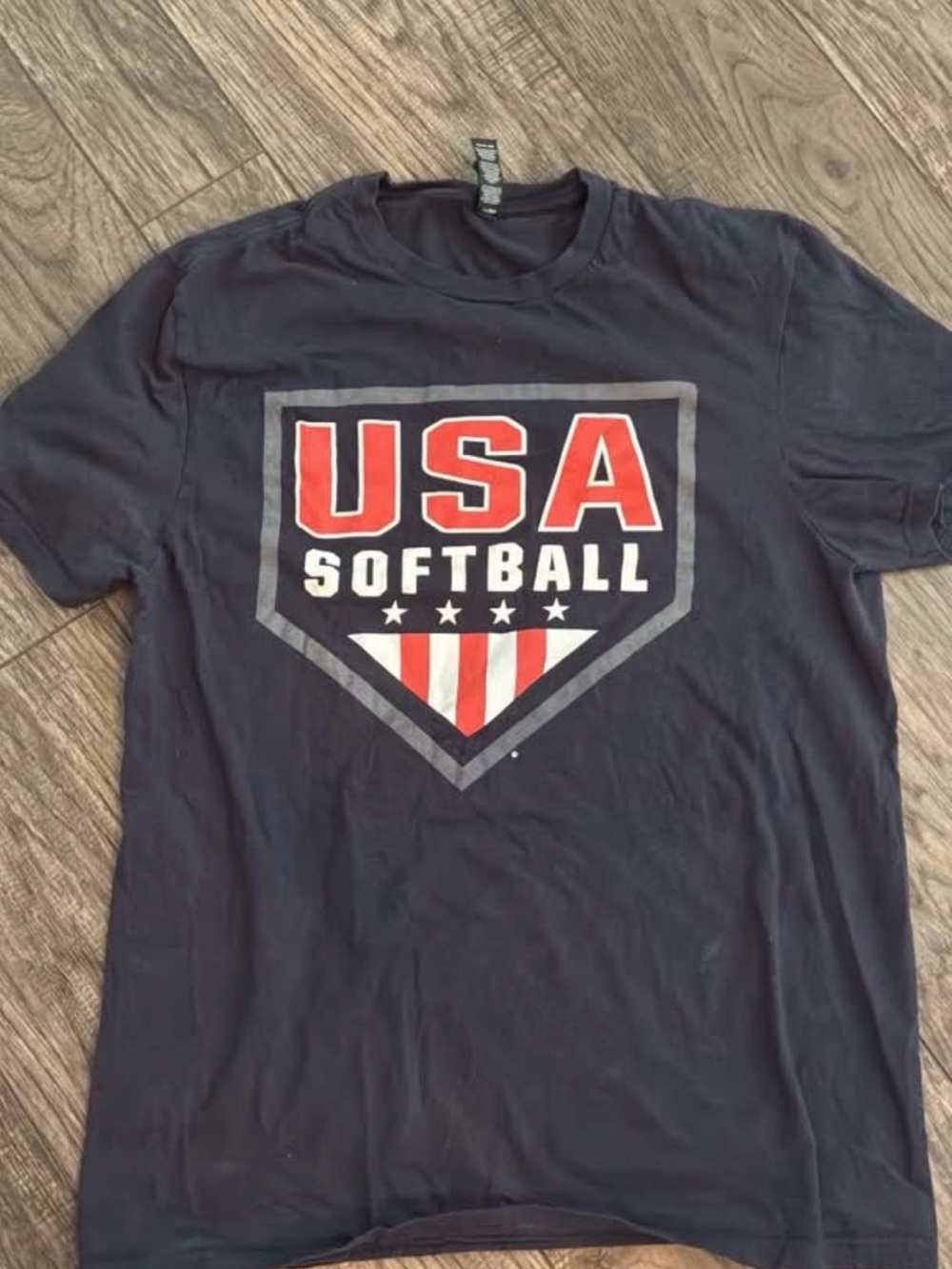 USA softball short sleeve Tee never worn size medium